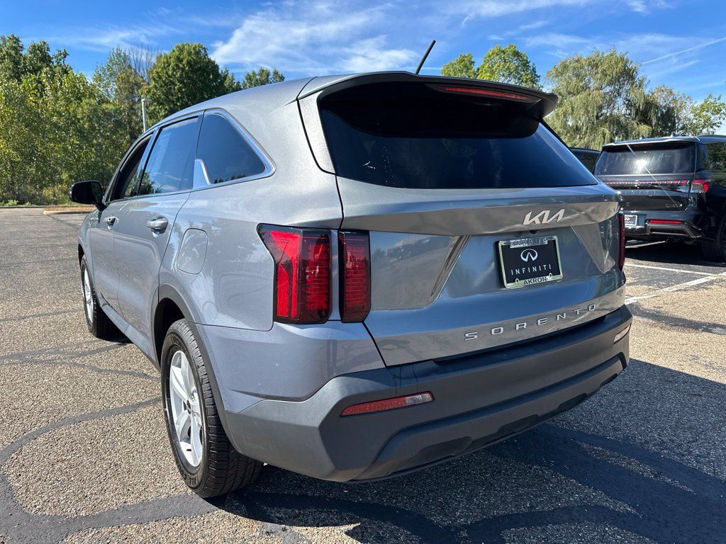 Used 2022 Kia Sorento LX FWD image 8