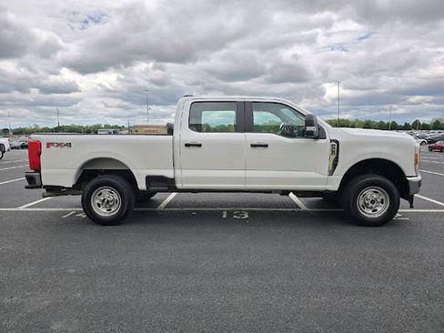 Used 2025 Ford F250 XL w/ FX4 Off-Road Package AWD/4WD image 9