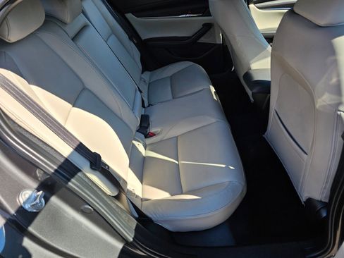 Used 2021 MAZDA MAZDA3 s image 24