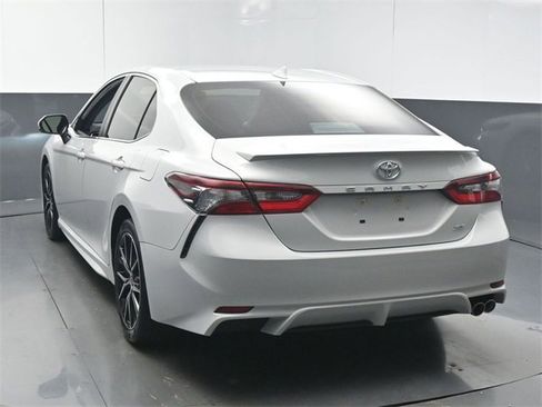 Used 2024 Toyota Camry SE image 7