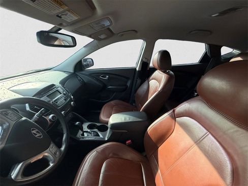 Used 2011 Hyundai Tucson Limited image 7