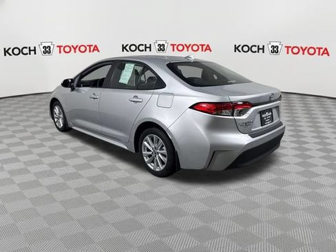 Used 2025 Toyota Corolla LE w/ LE Premium Package FWD image 6