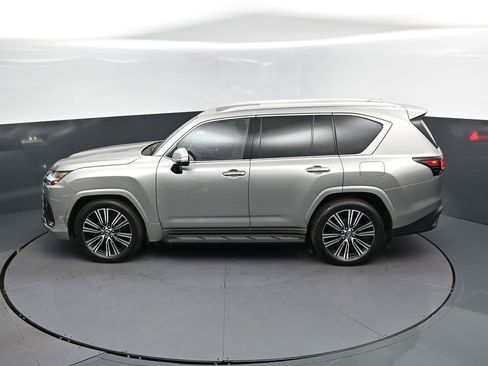 New 2026 Lexus LX 600 4WD w/ Luxury Package image 32