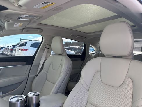 Used 2025 Volvo S90 B6 Ultra w/ Lounge Package image 9