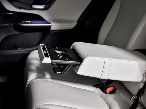 New 2026 Mercedes-Benz GLC 300 image 34