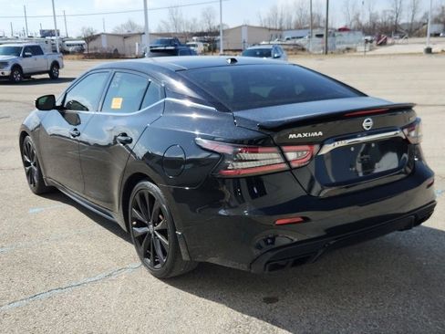 Used 2019 Nissan Maxima SR w/ Premium Package image 3
