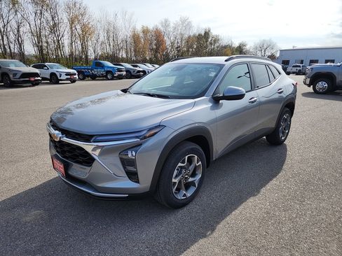 New 2026 Chevrolet Trax LT image 4