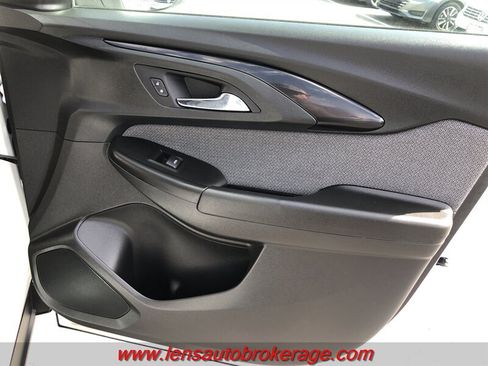 Used 2021 Chevrolet TrailBlazer LT FWD image 21