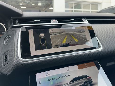 Used 2022 Land Rover Range Rover Velar R-Dynamic S image 6