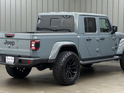 Used 2025 Jeep Gladiator Sport AWD/4WD image 5