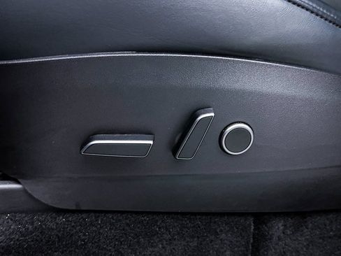 Used 2022 Tesla Model Y Performance image 19