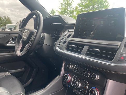 Used 2024 GMC Yukon SLT AWD/4WD image 29