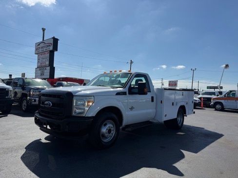 Used 2011 Ford F350 XL w/ PWR Equipment Group image 2