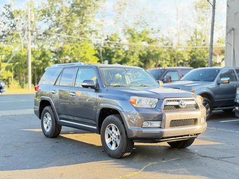 Used 2010 Toyota 4Runner SR5 AWD/4WD image 4
