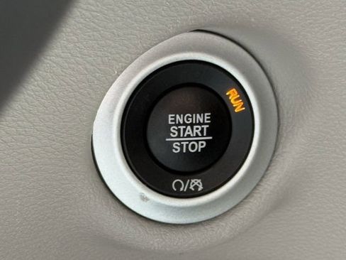 Used 2023 Chrysler Voyager LX FWD image 22