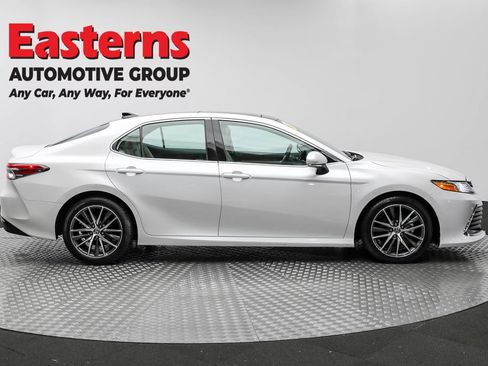 Used 2023 Toyota Camry XLE w/ Navigation Package image 4