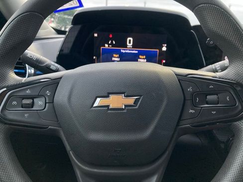 Used 2025 Chevrolet Trax LT image 15