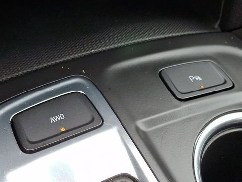 Used 2023 Chevrolet Equinox LT AWD/4WD image 24
