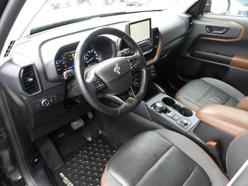 Used 2021 Ford Bronco Sport Outer Banks w/ Outer Banks Package (96D) image 9