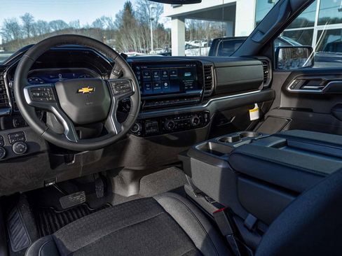 Used 2025 Chevrolet Silverado 1500 LT image 17