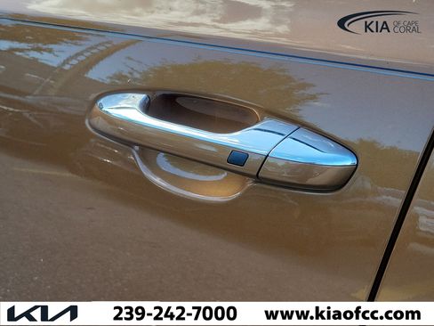 Used 2020 Kia Sportage EX FWD image 10