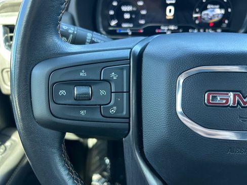 Used 2023 GMC Yukon AT4 w/ Technology Package AWD/4WD image 17