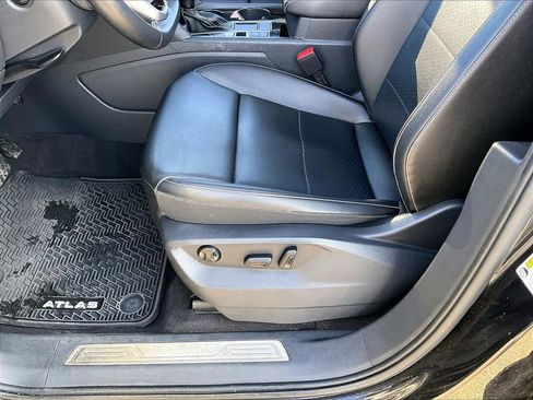 Used 2022 Volkswagen Atlas SE image 34