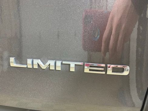 Used 2018 Jeep Cherokee Limited w/ Trailer Tow Group image 37