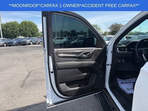 Used 2024 GMC Yukon XL Denali AWD/4WD image 25