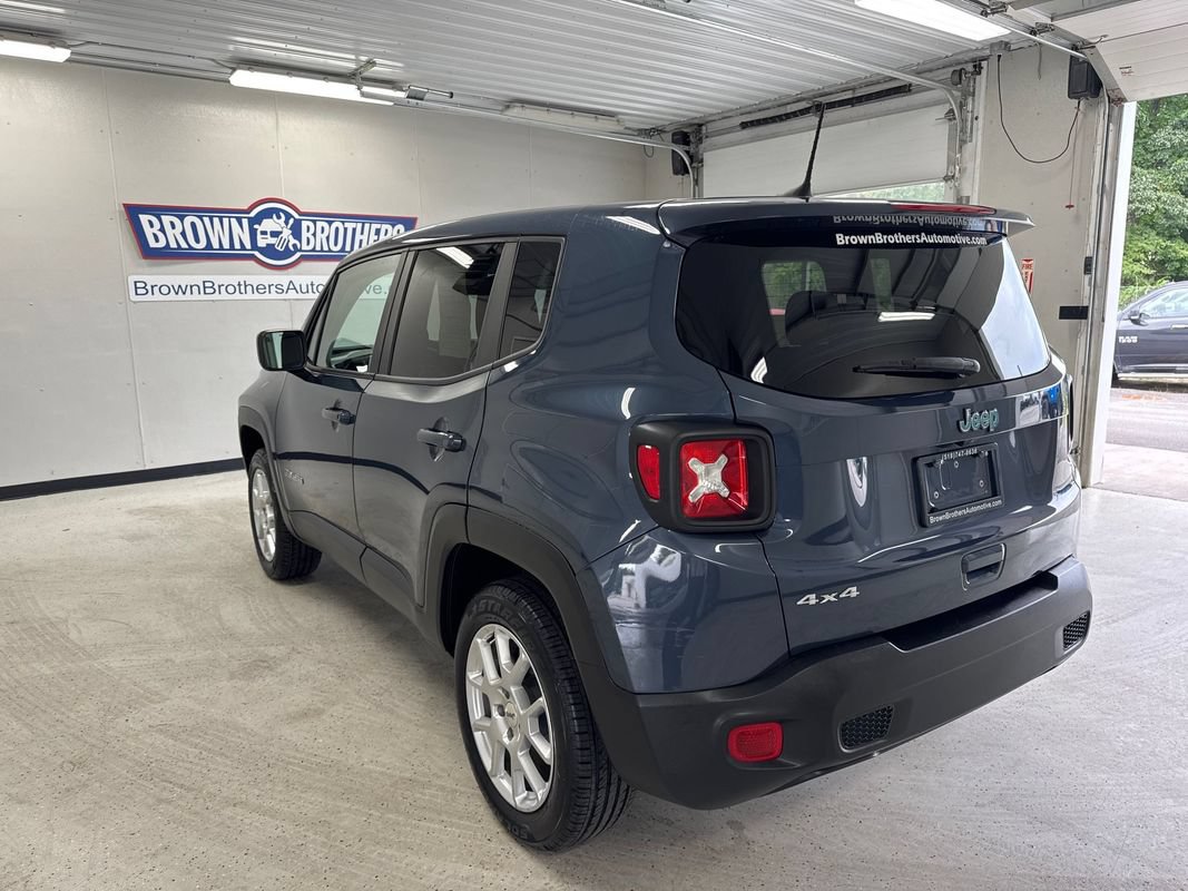 Used 2023 Jeep Renegade Latitude AWD/4WD image 4