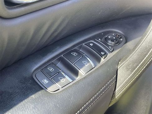 Used 2020 Nissan Armada SL w/ Premium Package image 16