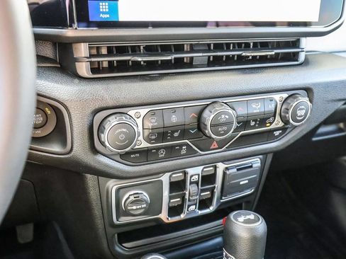 Used 2025 Jeep Wrangler Unlimited Sport AWD/4WD image 42