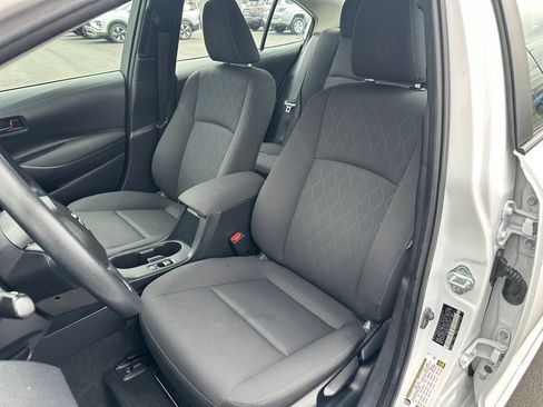 Used 2023 Toyota Corolla LE FWD image 12