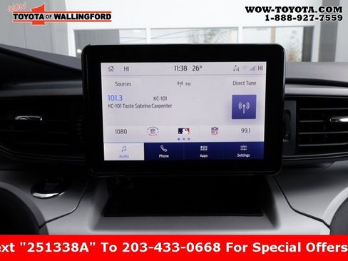 Used 2024 Ford Explorer XLT image 39