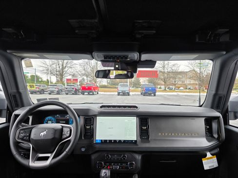 New 2025 Ford Bronco Badlands image 12