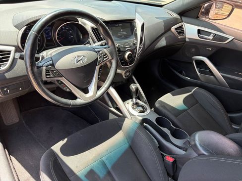 Used 2017 Hyundai Veloster Value Edition FWD image 10