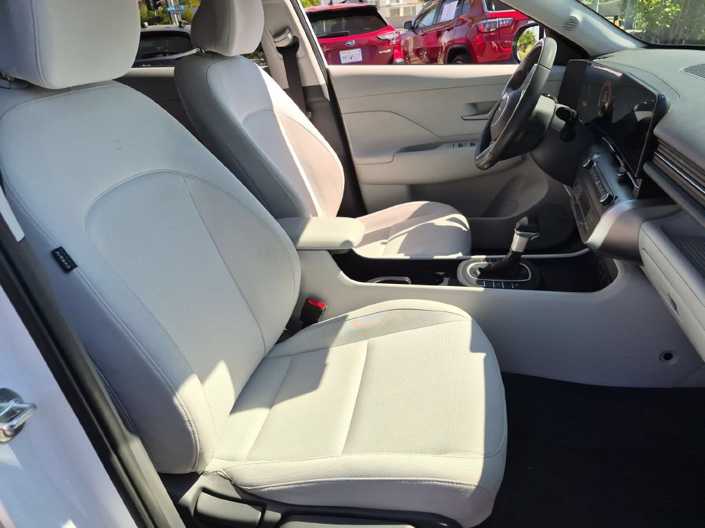 Used 2025 Hyundai Kona SEL FWD image 31