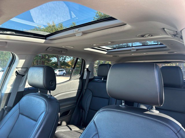 Used 2021 GMC Acadia SLT w/ LPO, Floor Liner Package FWD image 7