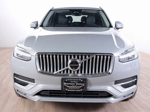Certified 2024 Volvo XC90 B5 Plus image 2