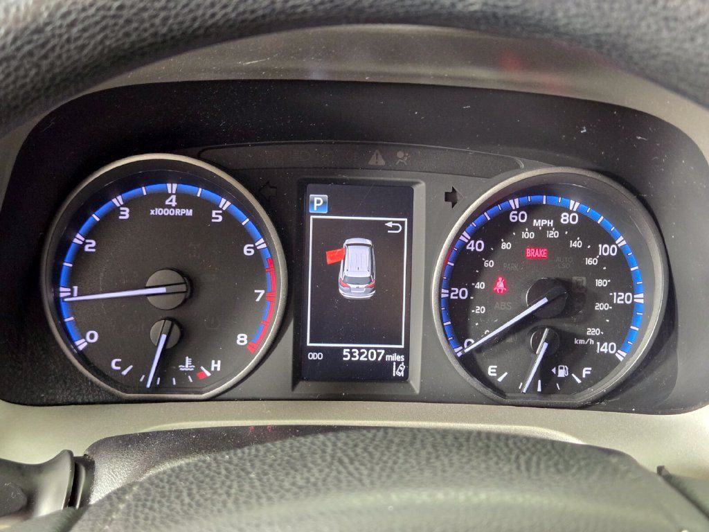 Used 2018 Toyota RAV4 LE w/ Carpet Mat Package FWD image 34