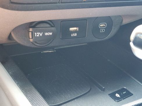 Used 2024 Hyundai Elantra SEL w/ Convenience Package FWD image 17