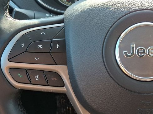 Used 2021 Jeep Cherokee Latitude Lux w/ Comfort/Convenience Group AWD/4WD image 20