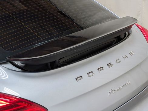 Used 2014 Porsche Panamera 4 image 11