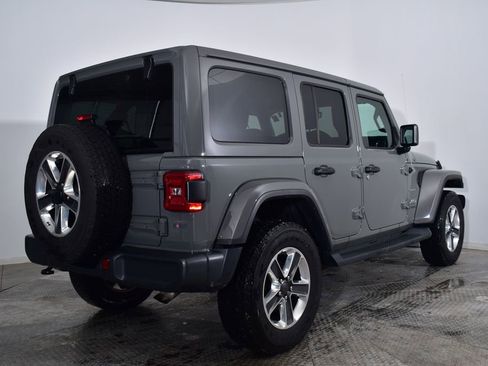 Used 2018 Jeep Wrangler Unlimited Sahara image 5