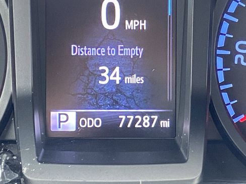 Used 2021 Toyota Tacoma SR w/ SR Convenience Package image 23