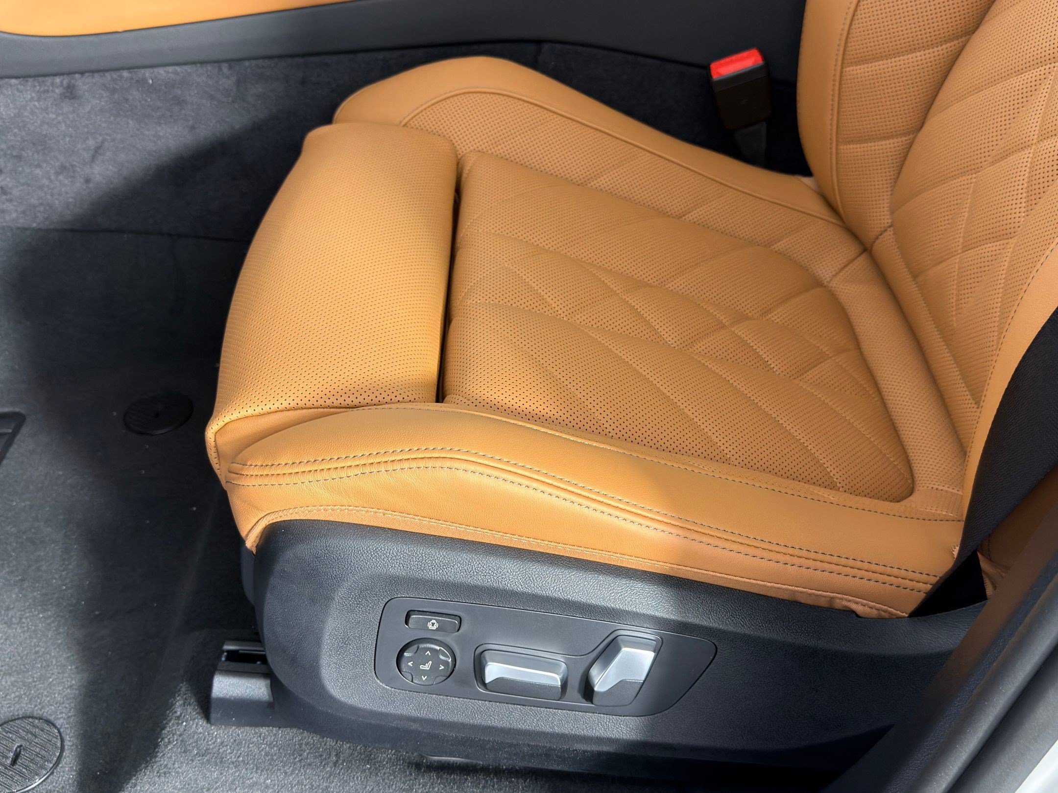Used 2026 BMW X5 sDrive40i w/ Premium Package RWD image 13
