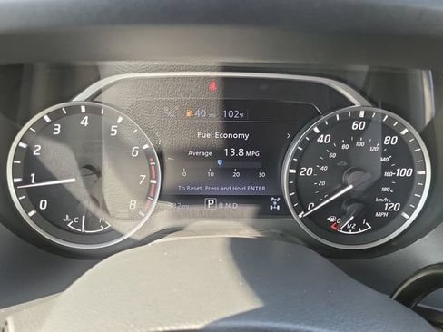 Used 2024 Nissan Titan SV w/ SV Convenience Package AWD/4WD image 18