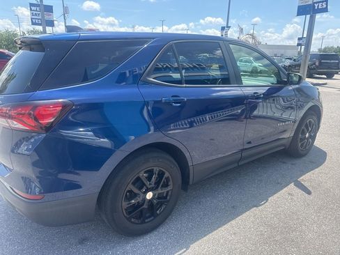 Used 2023 Chevrolet Equinox LS w/ LS Convenience Package FWD image 5
