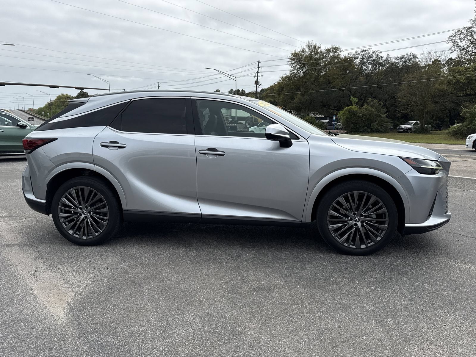 Used 2023 Lexus RX 350 FWD w/ Accessory Package image 6
