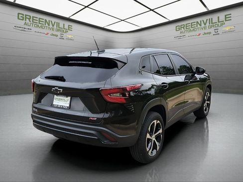 Used 2024 Chevrolet Trax RS w/ Driver Confidence Package image 5